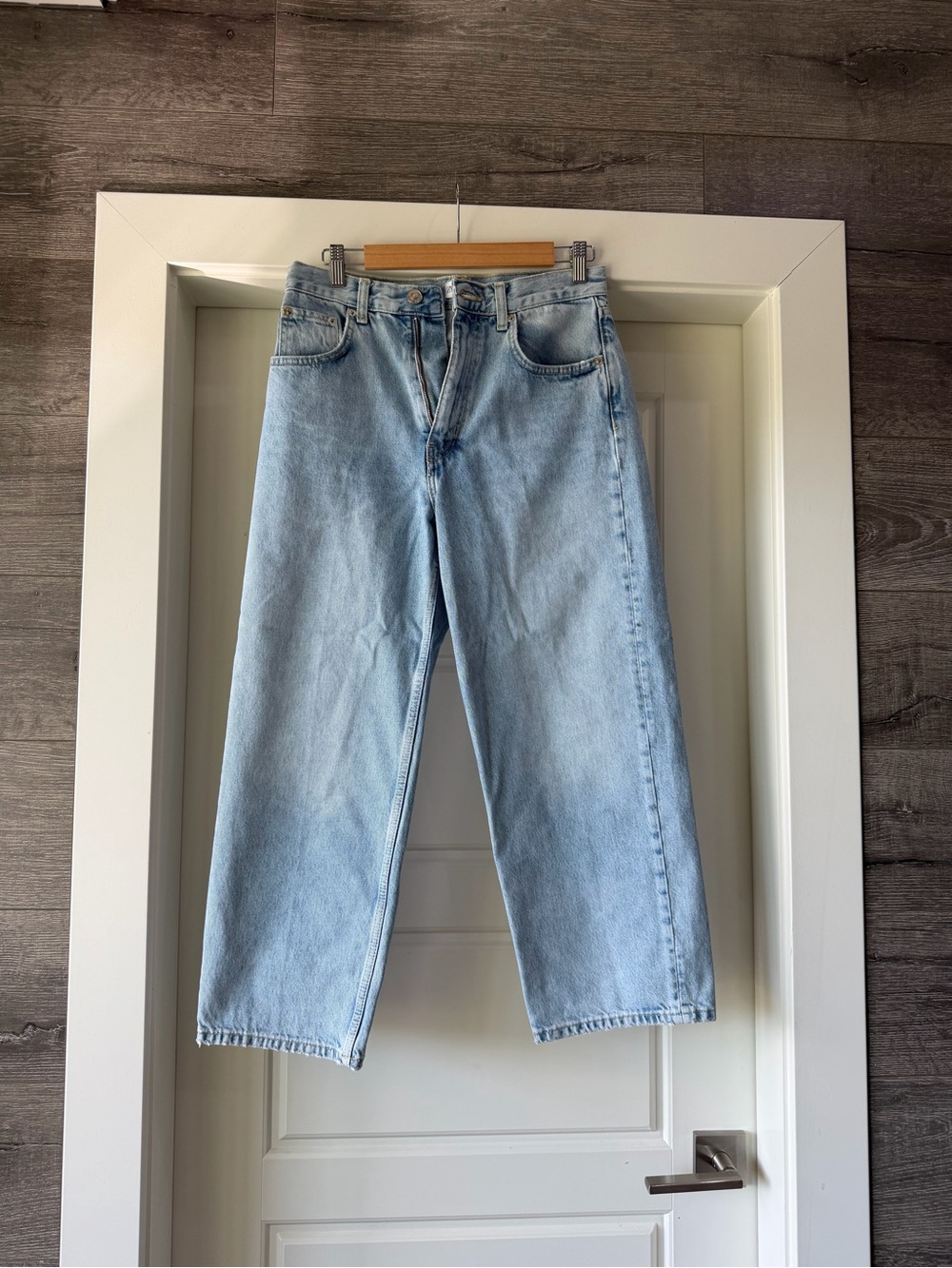 Zara Light Wash Women’s Jeans - Classic Straight Fit